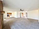 2715 31ST St - Photo 6