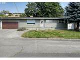 902 6TH St - Photo 1