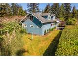 1575 Henry St - Photo 5