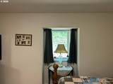 1690 Skyline Dr - Photo 16