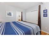 589 Olive St - Photo 18