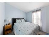 1265 Oakdale Ave - Photo 9
