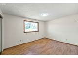2449 Oak St - Photo 18