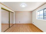 2449 Oak St - Photo 20