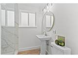 1346 Couch St - Photo 20