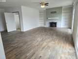 920 Lemont St - Photo 11