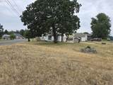 920 Lemont St - Photo 3