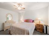 697 32ND St - Photo 21
