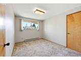 745 Fleming Ave - Photo 17