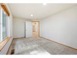 922 Travis Dr - Photo 18