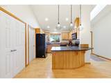 922 Travis Dr - Photo 4