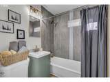 7824 Yamhill St - Photo 17