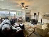 1070 Bay St - Photo 4