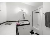 1811 Couch St - Photo 23