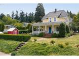 938 Oak St - Photo 1
