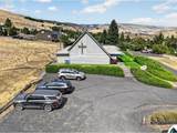 1122 Oak St - Photo 2