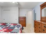 2160 Santiam Dr - Photo 19