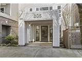 305 Montgomery St - Photo 1