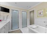 305 Montgomery St - Photo 15