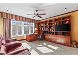 305 Montgomery St - Photo 23