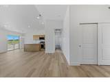 219 Sparrow St - Photo 32