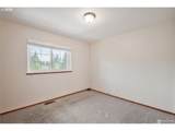 240 St James Pl - Photo 15