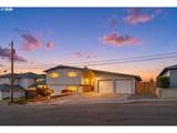 907 18TH St - Photo 1