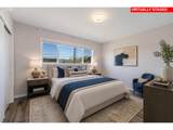 907 18TH St - Photo 11