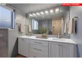 907 18TH St - Photo 13