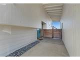 907 18TH St - Photo 16