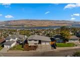 907 18TH St - Photo 17