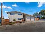 907 18TH St - Photo 18
