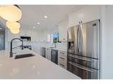907 18TH St - Photo 28