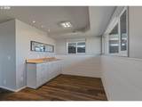 907 18TH St - Photo 33