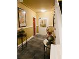 1104 Columbia St - Photo 2