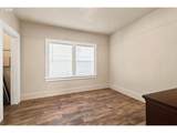 6815 Glisan St - Photo 18