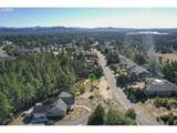  Lake Point Dr - Photo 16
