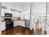 2241 Pettygrove St - Photo 9