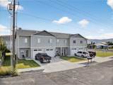 575 Baker St - Photo 2