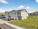 575 Baker St - Photo 3