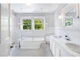 2465 Fairmount Blvd - Photo 27