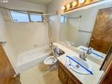 1886 Woodstock Cir - Photo 15