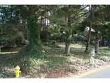 539 Fairway Dr - Photo 2