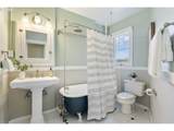 1811 Couch St - Photo 17
