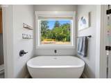 315 Santiam Pointe Loop - Photo 32