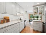 2465 Crestview Dr - Photo 8