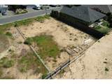 765 Edwards - Photo 11