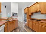 1050 Peacock St - Photo 15