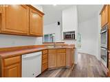 1050 Peacock St - Photo 16