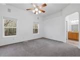 1050 Peacock St - Photo 18